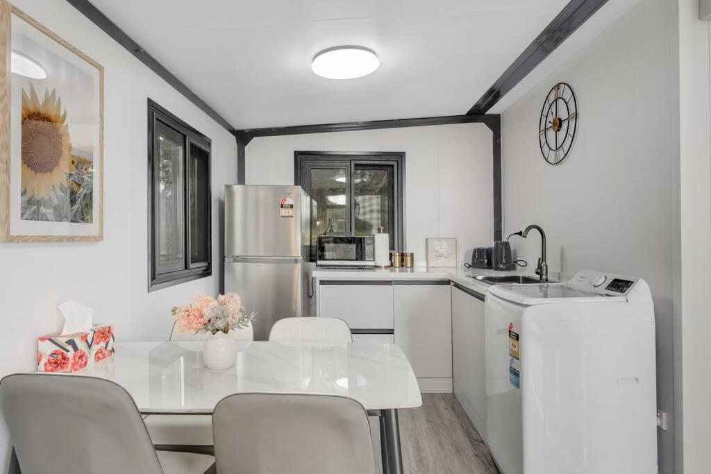 2 Bedrooms Cabin 5 Min To Pukekohe Town Centre 外观 照片