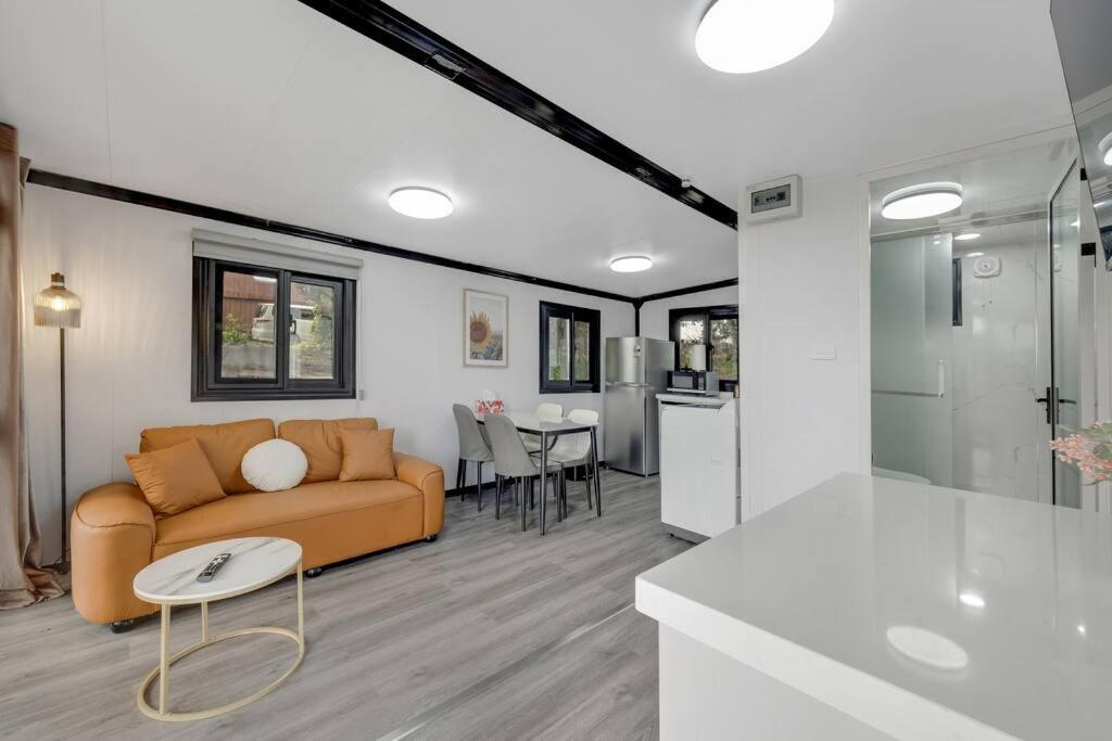 2 Bedrooms Cabin 5 Min To Pukekohe Town Centre 外观 照片